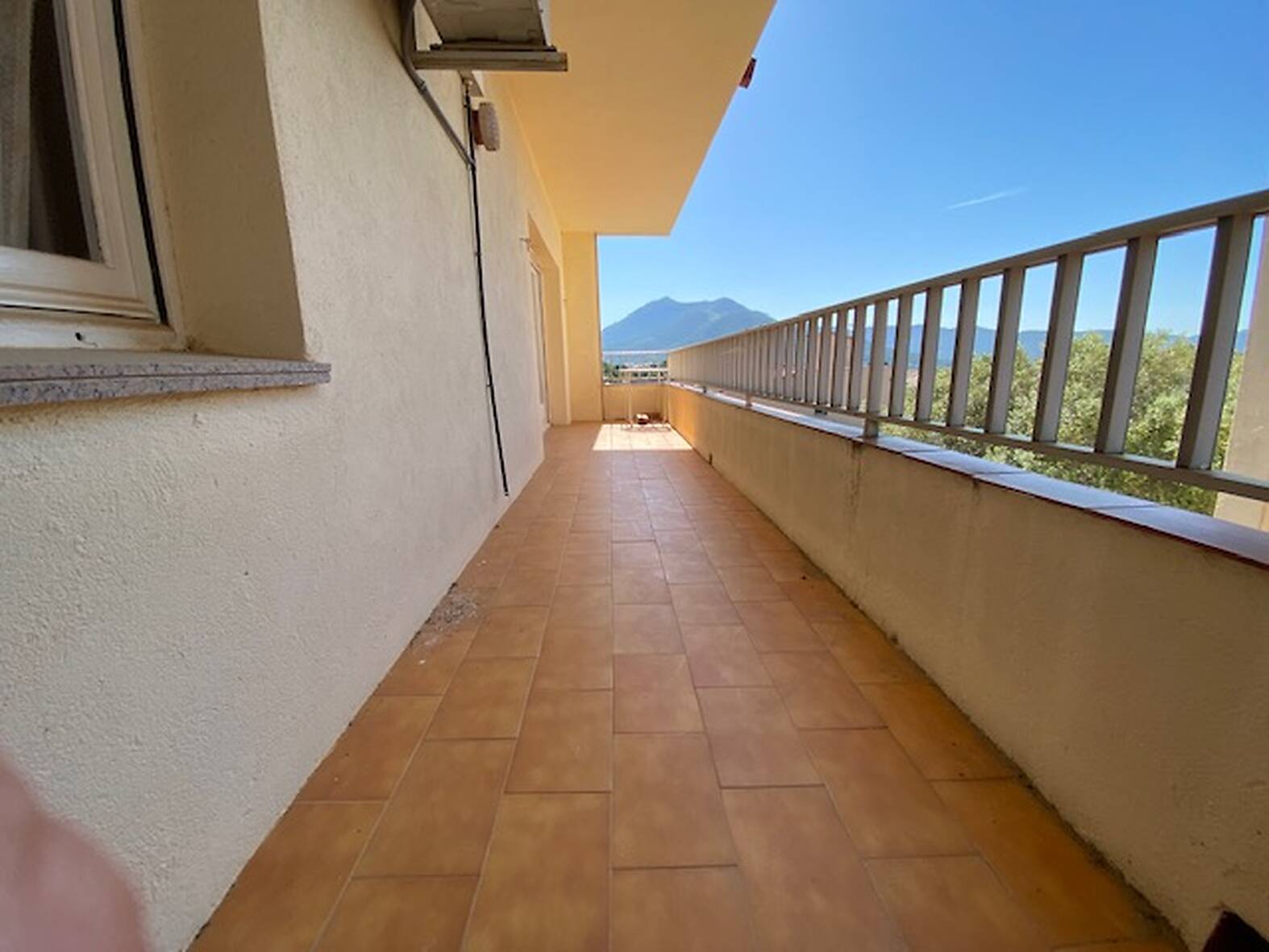 Beautiful apartment for sale in Rosas - Mas Busca