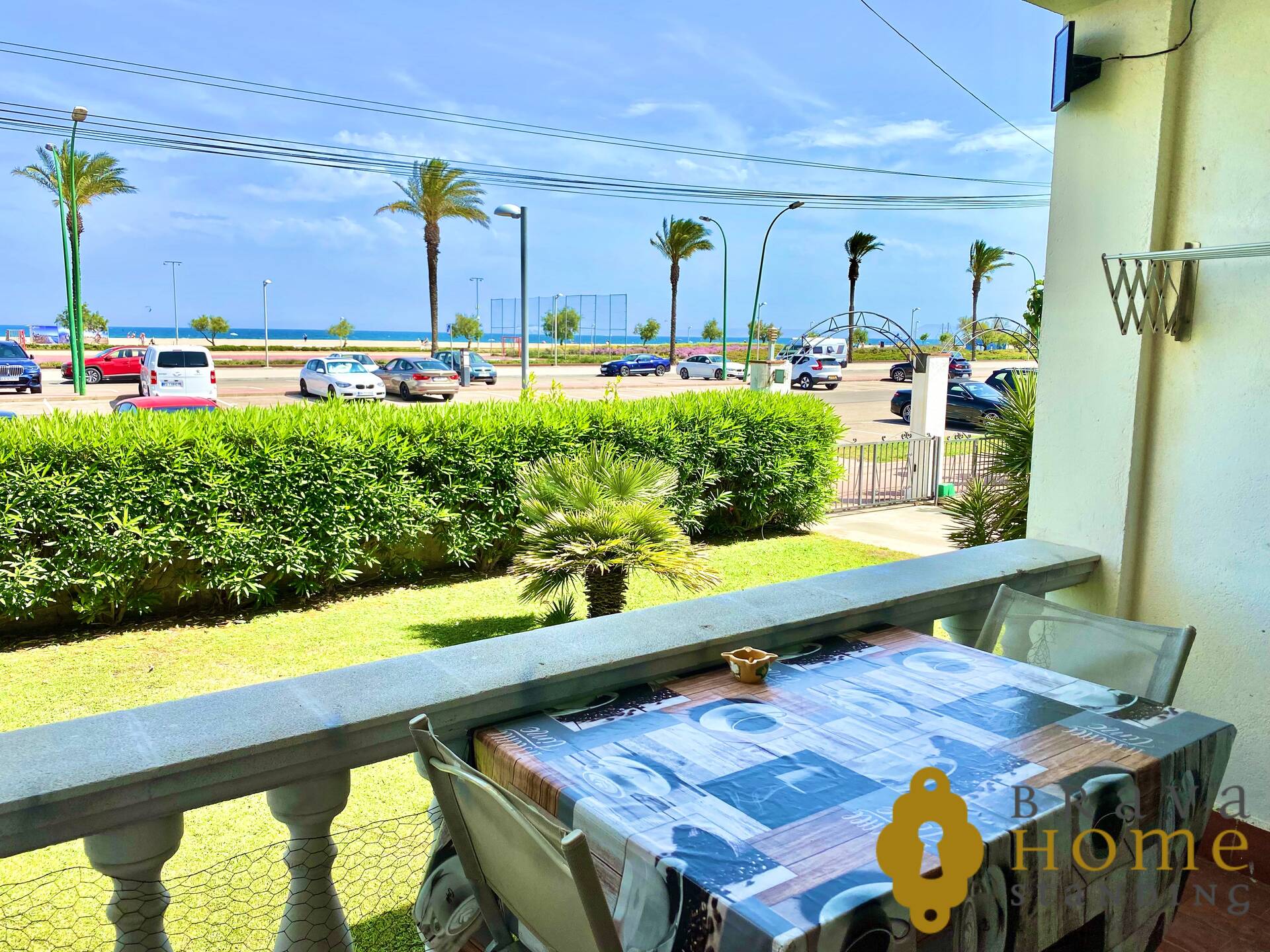 Precios pis a primera línia de mar en venda a Empuriabrava