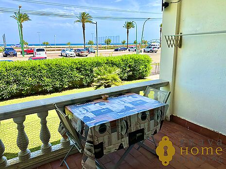 Precios pis a primera línia de mar en venda a Empuriabrava