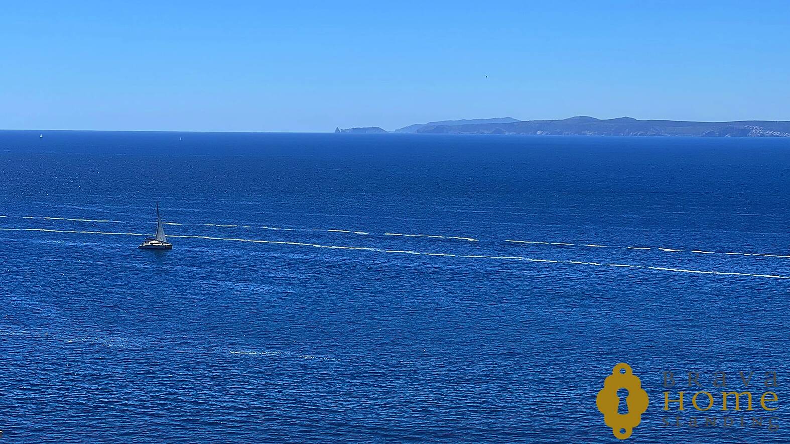 Bonito apartamento con vista al mar en venta en Rosas
