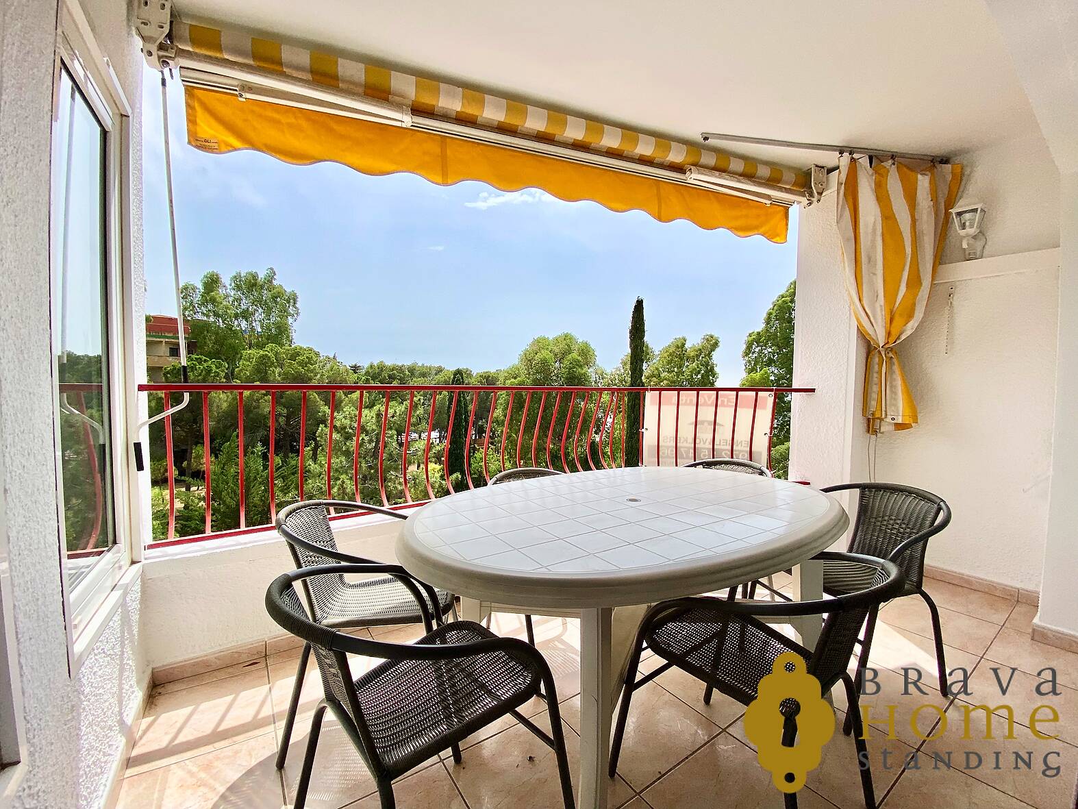 Magnifico atico con vistas al mar en venta en Rosas