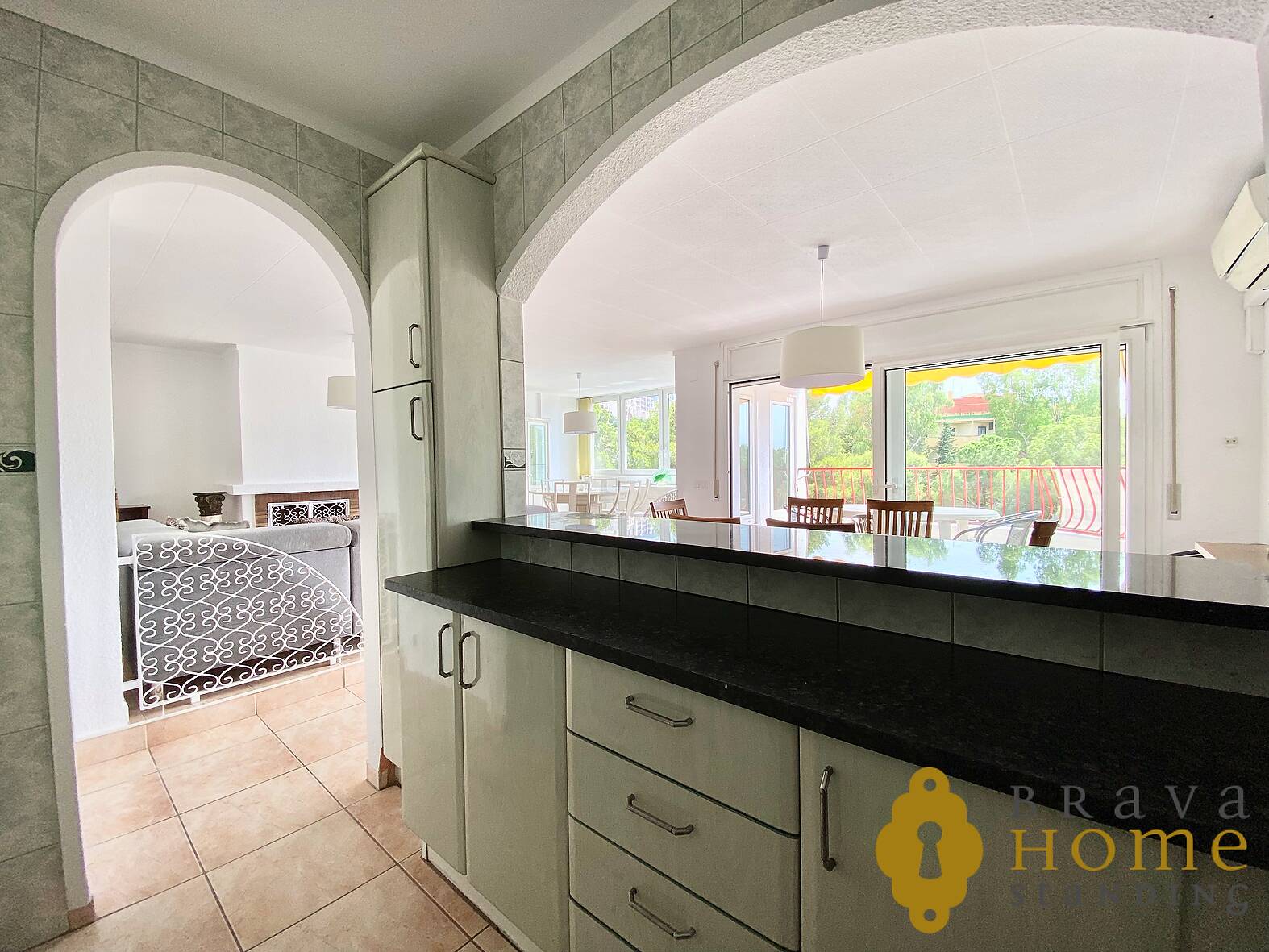 Magnifico atico con vistas al mar en venta en Rosas