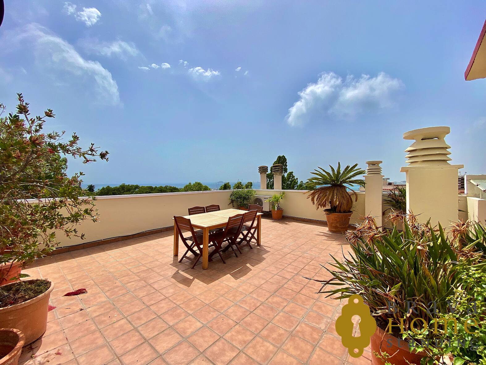 Magnifico atico con vistas al mar en venta en Rosas