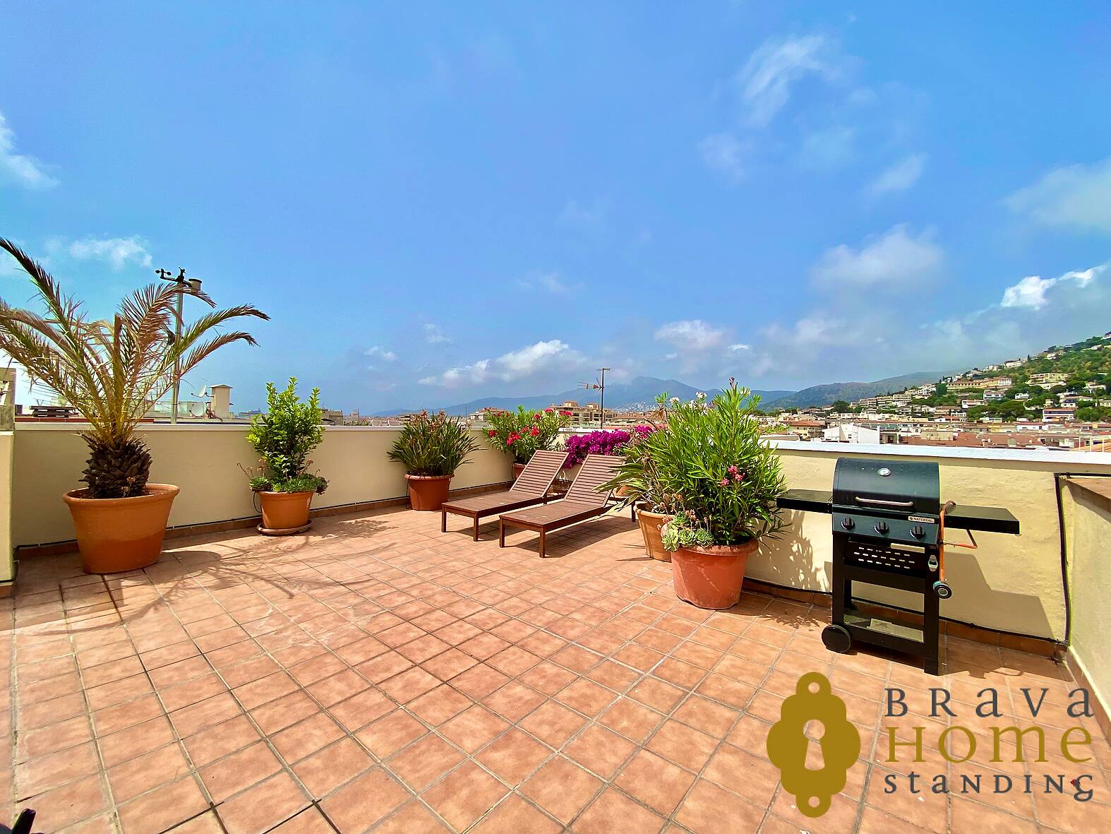 Magnifico atico con vistas al mar en venta en Rosas