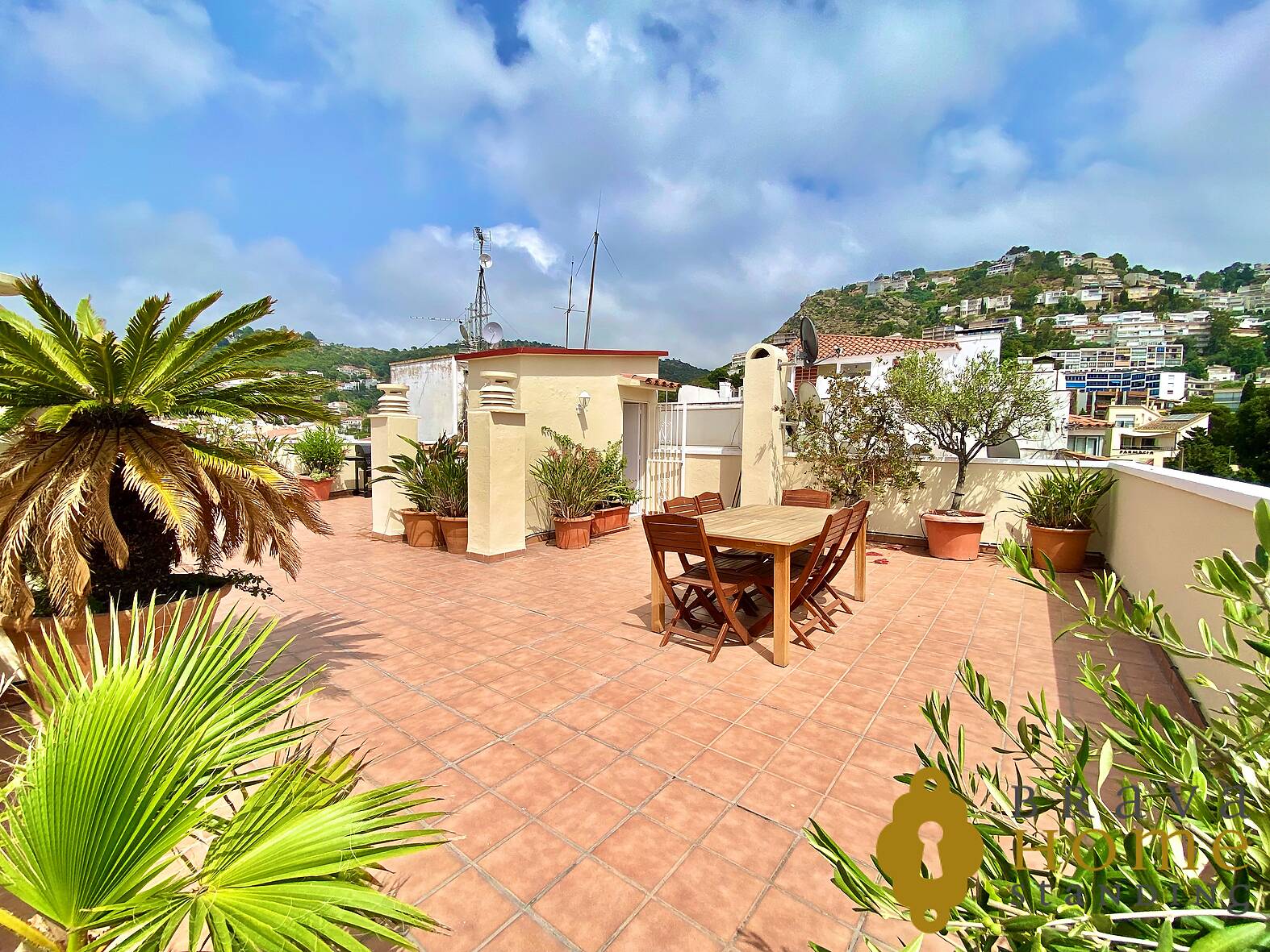 Magnifico atico con vistas al mar en venta en Rosas