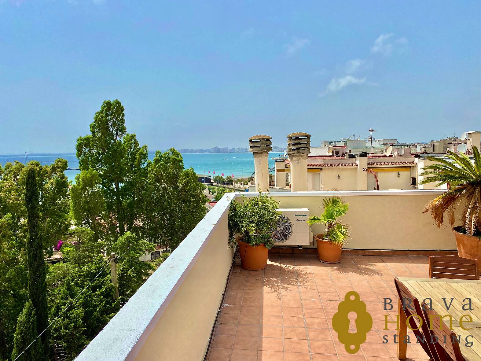Magnifico atico con vistas al mar en venta en Rosas