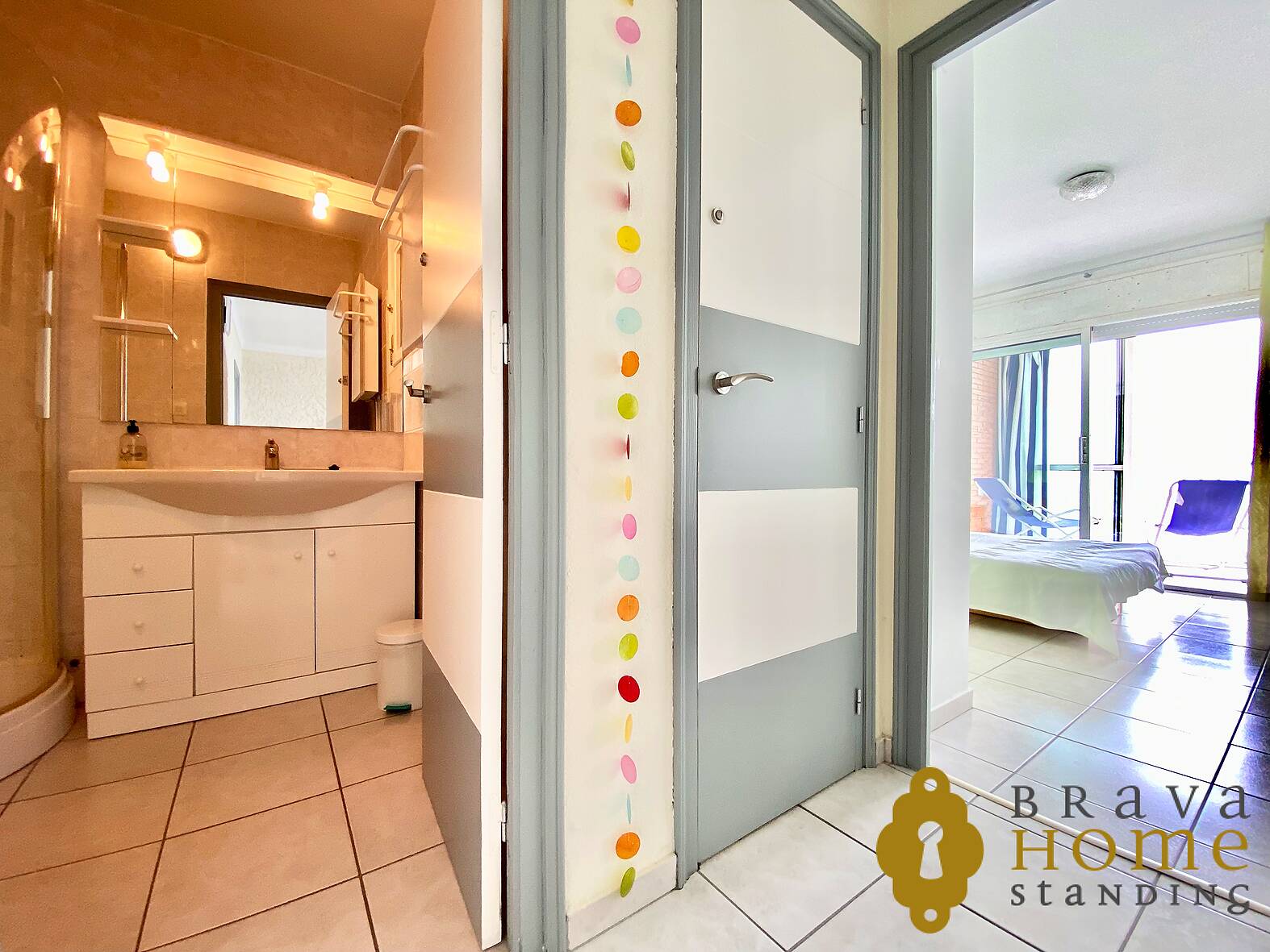 Bonito apartamento con vista al mar en venta en Rosas