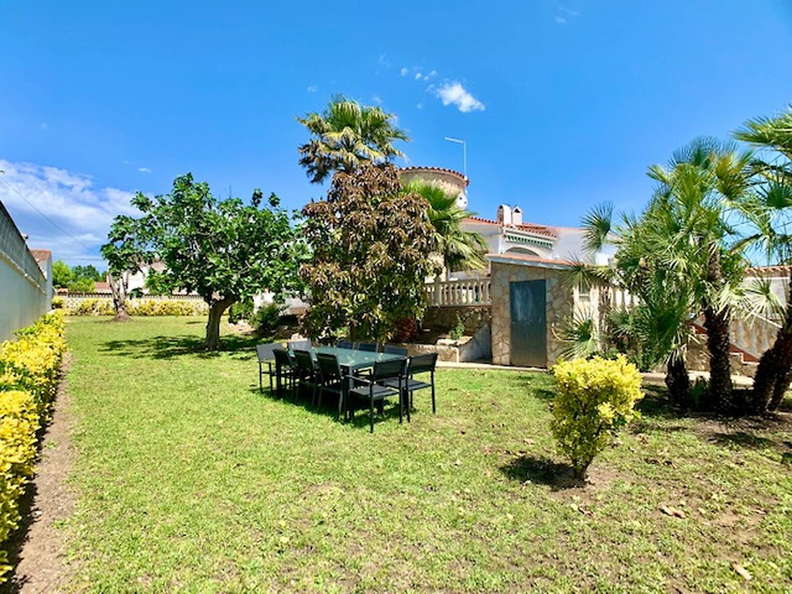 Preciosa casa amb piscina i amarratge de 24m en venda Empuriabrava