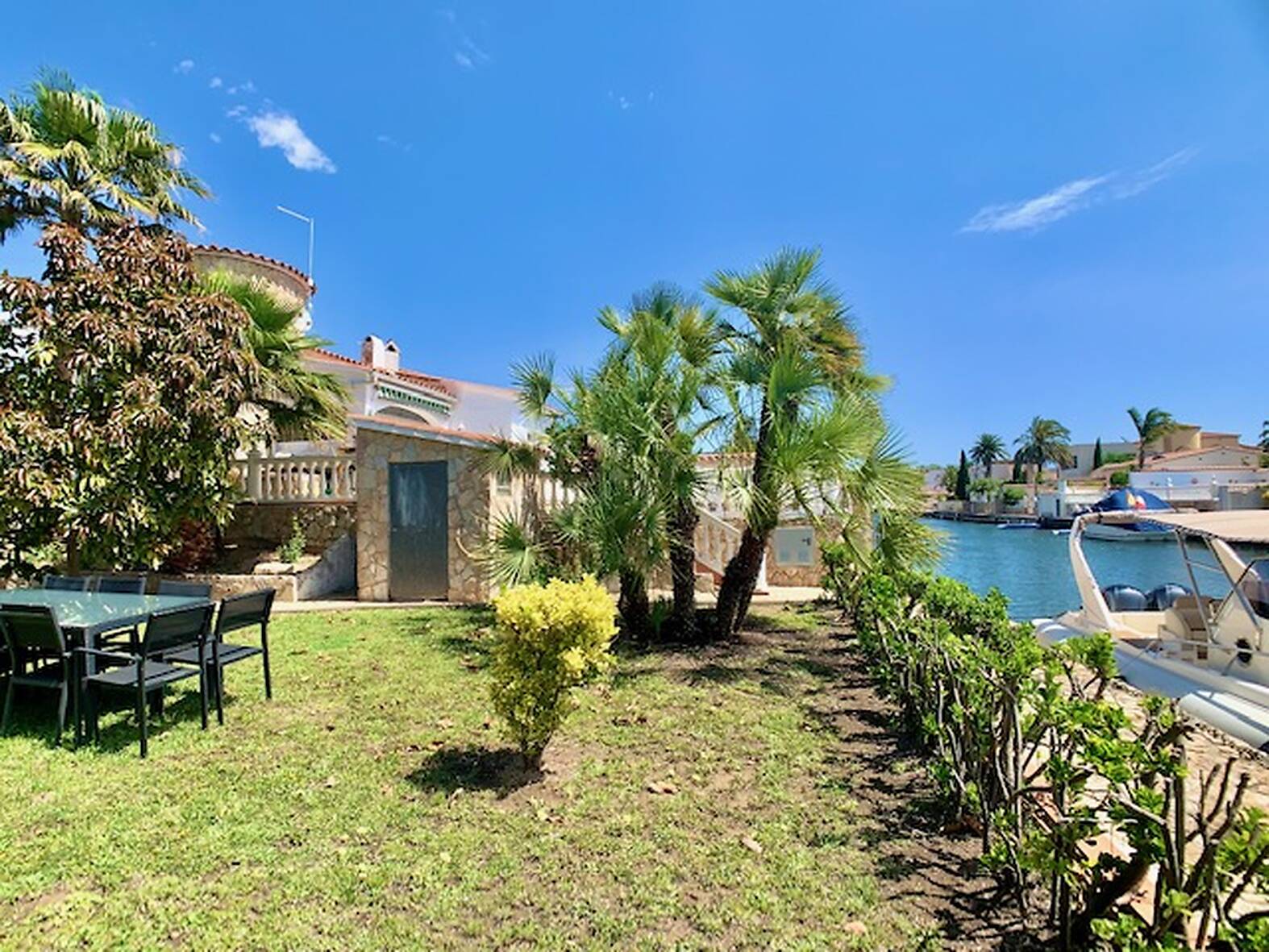 Belle maison avec piscine et amarre de 24m en vente Empuriabrava