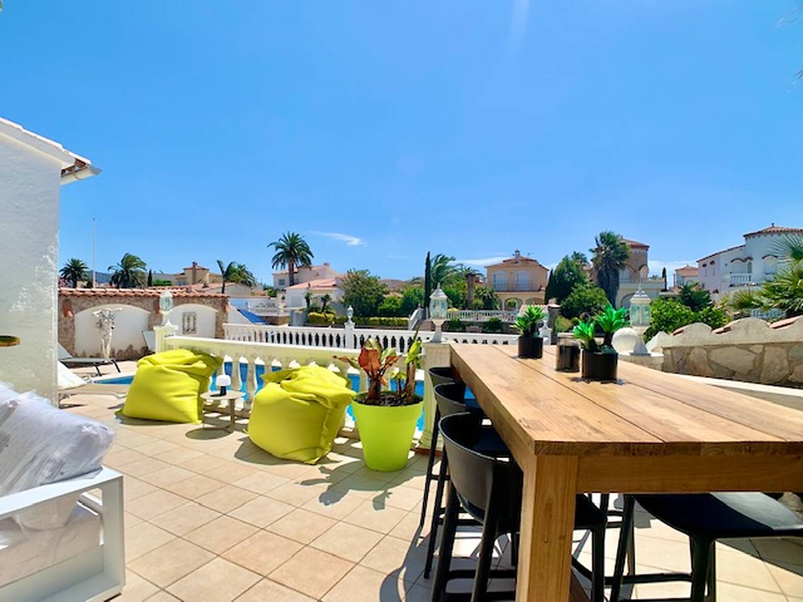 Belle maison avec piscine et amarre de 24m en vente Empuriabrava