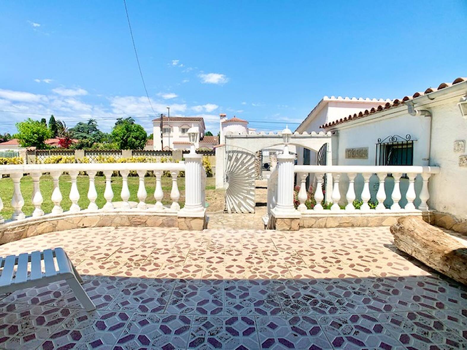 Belle maison avec piscine et amarre de 24m en vente Empuriabrava