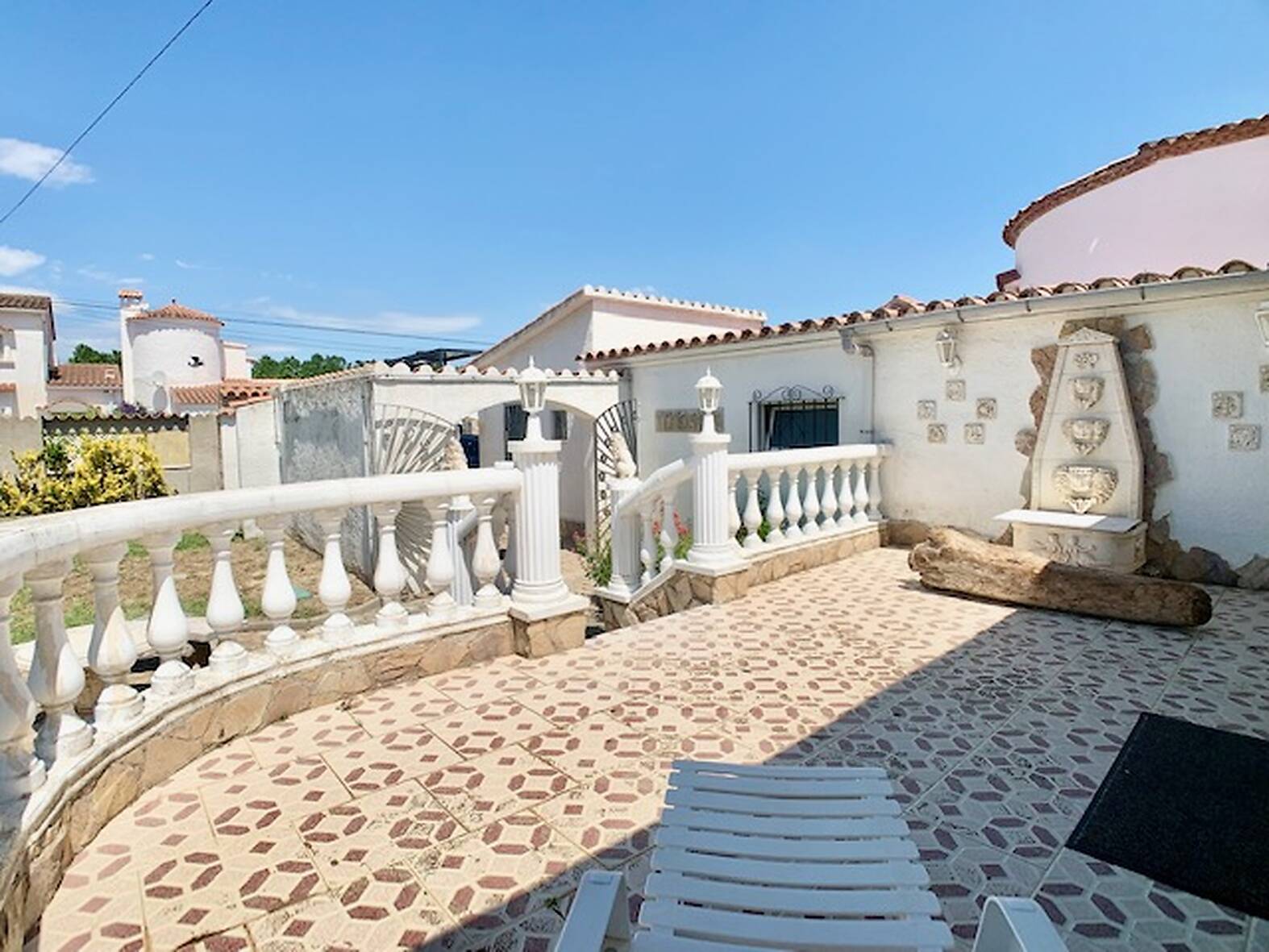 Belle maison avec piscine et amarre de 24m en vente Empuriabrava