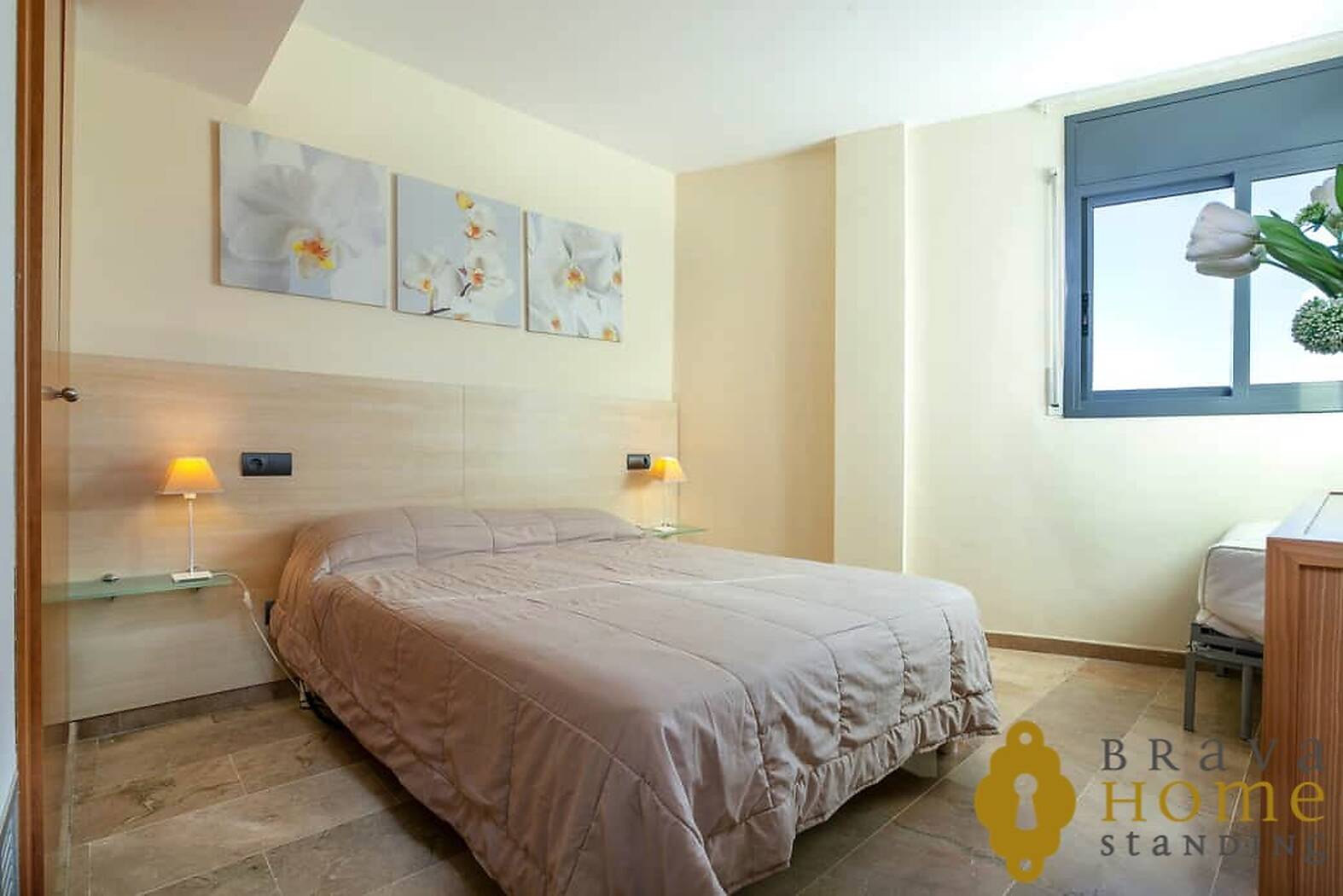 Apartament a 1era línia de mar amb terrassa de 70 m2 en venda a Roses