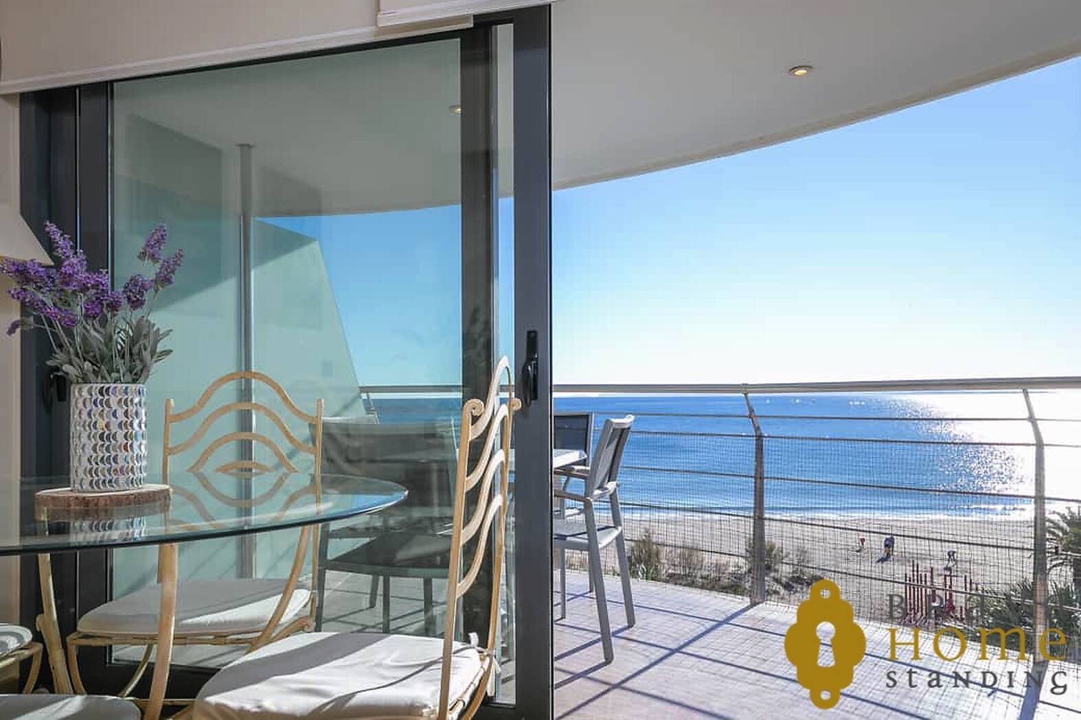 Beachfront apartment with a terrace of 70 m2 for sale in Rosas