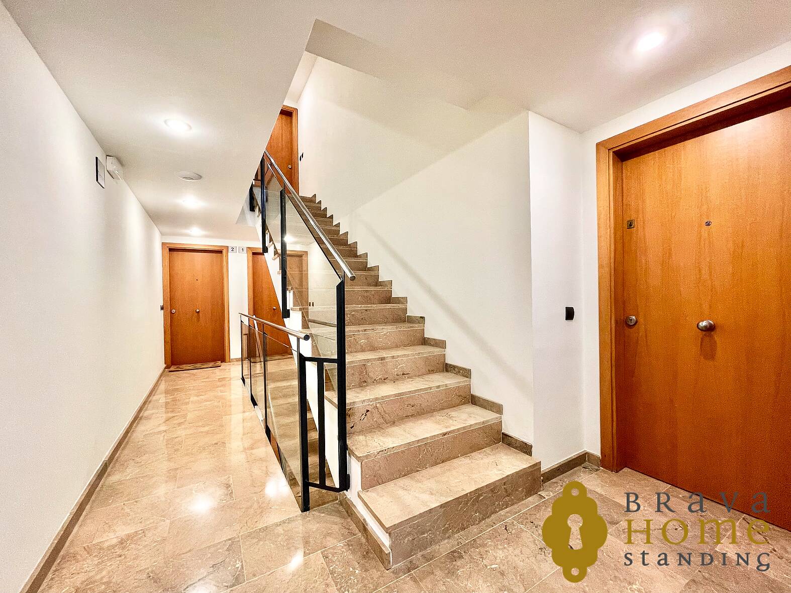 Magnificent apartment with sea view facing the promenade of Roses