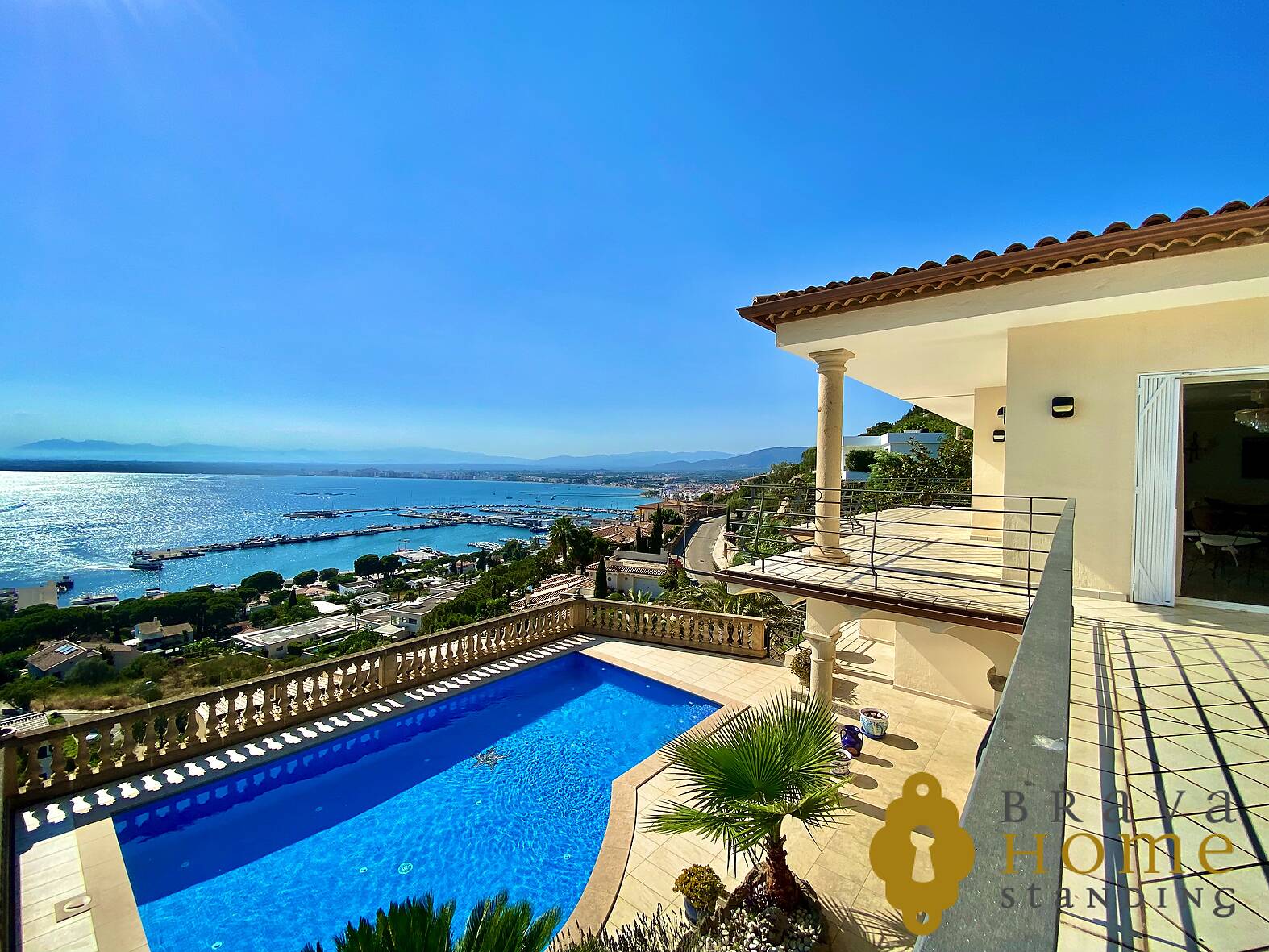 Luxueuse Villa avec piscine et superbe vue mer à Rosas