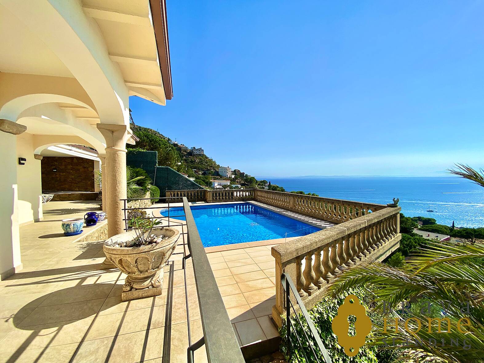 Lujoso Chalet con piscina y magnífica vista al mar en Rosas