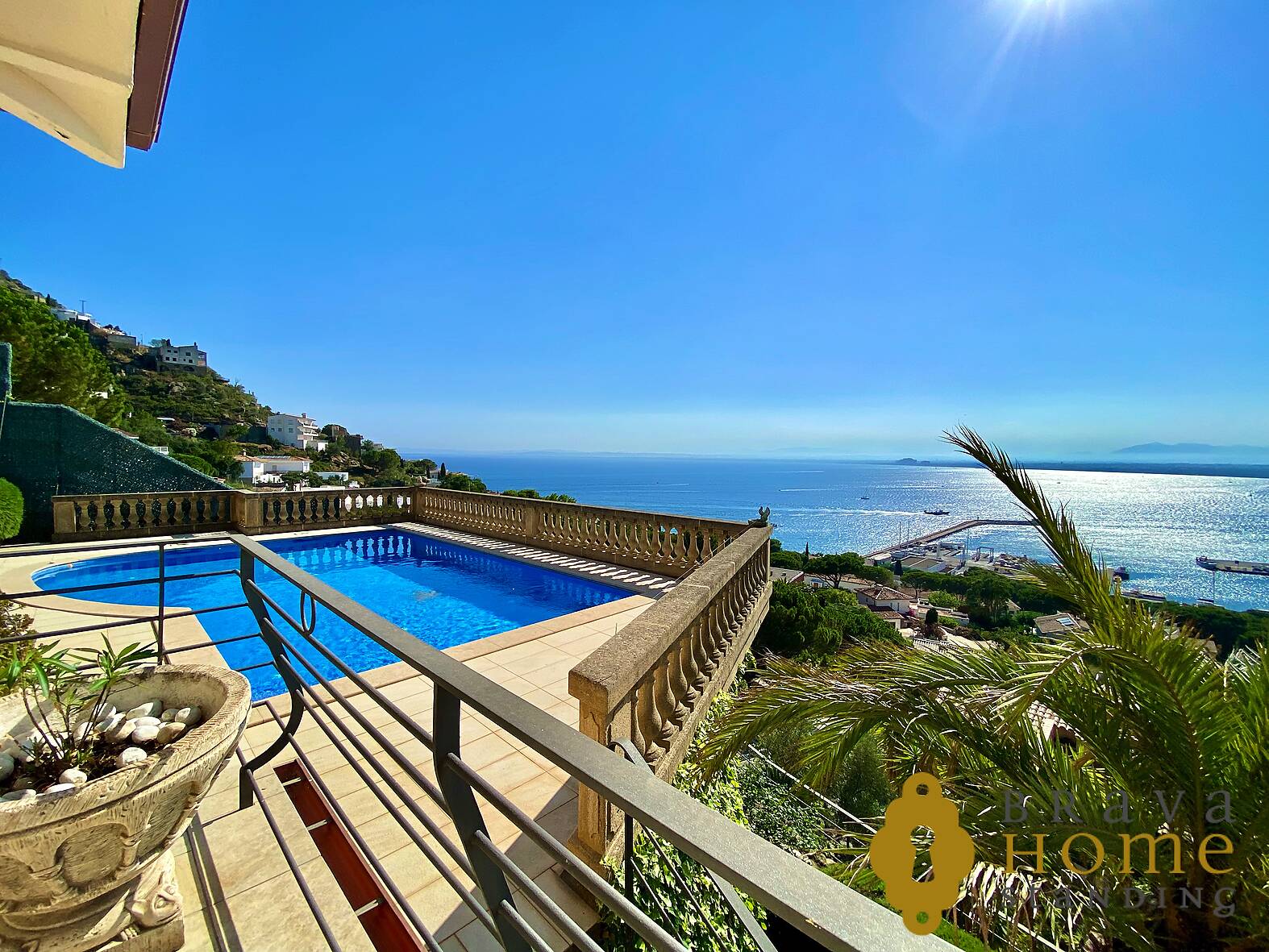 Lujoso Chalet con piscina y magnífica vista al mar en Rosas