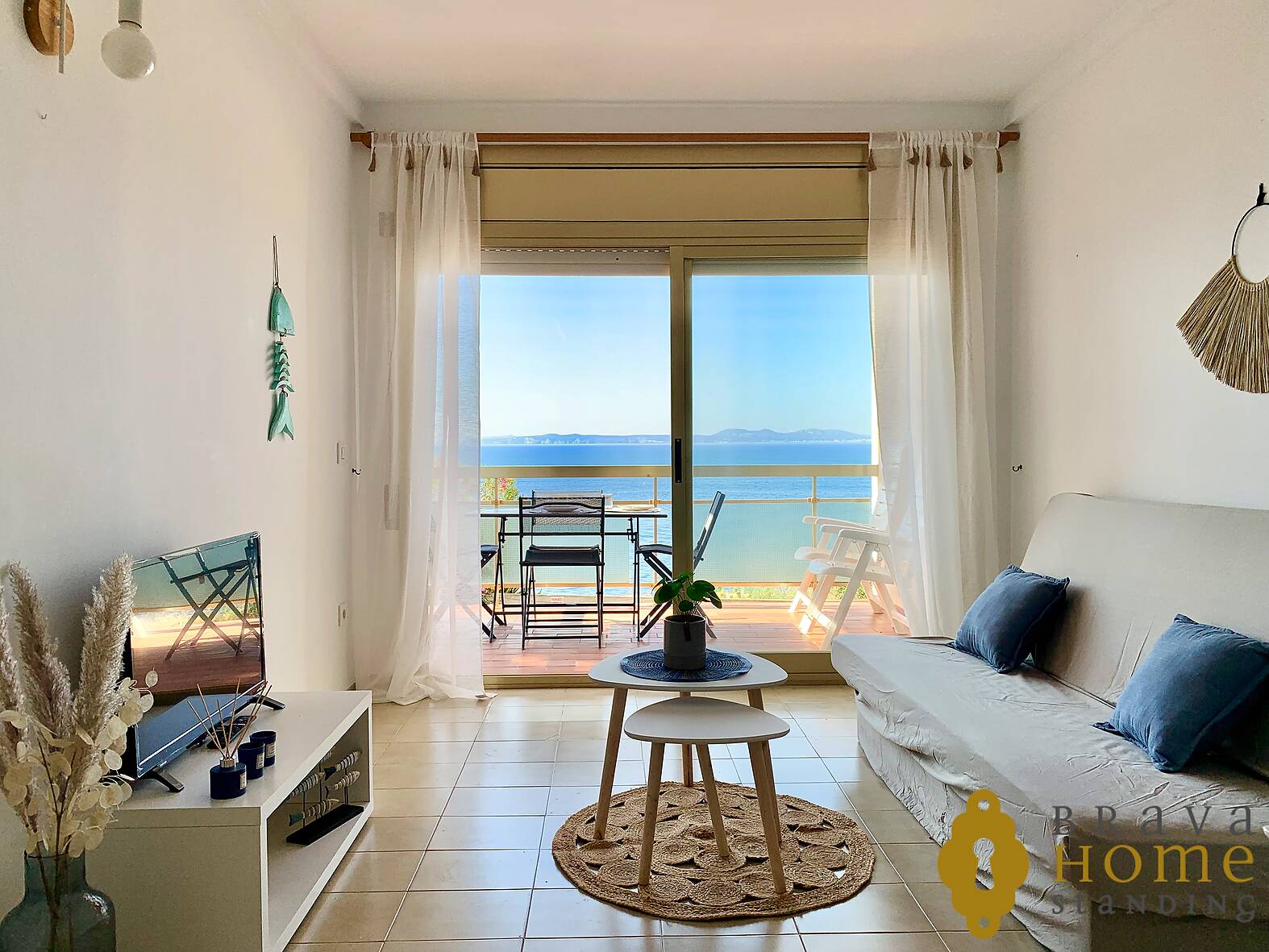 Magnífico apartamento en 1ª línea de mar, en venta en Rosas