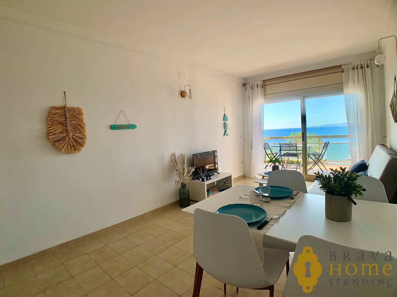 Magnífico apartamento en 1ª línea de mar, en venta en Rosas