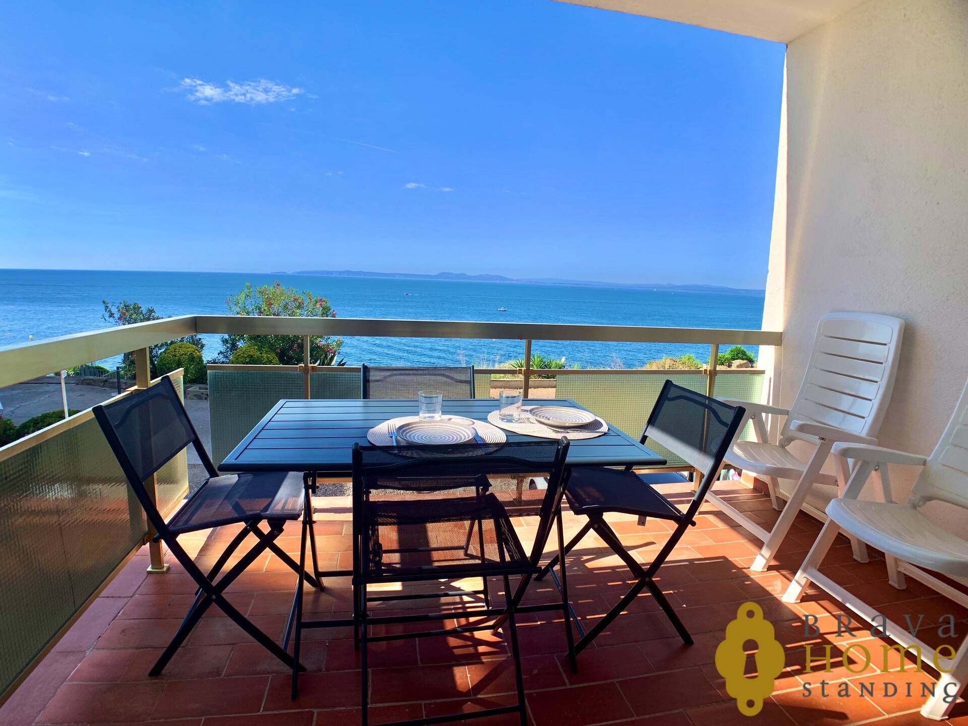 Appartement exclusif en première ligne de mer avec licence touristique à vendre à Roses - Costa Brava