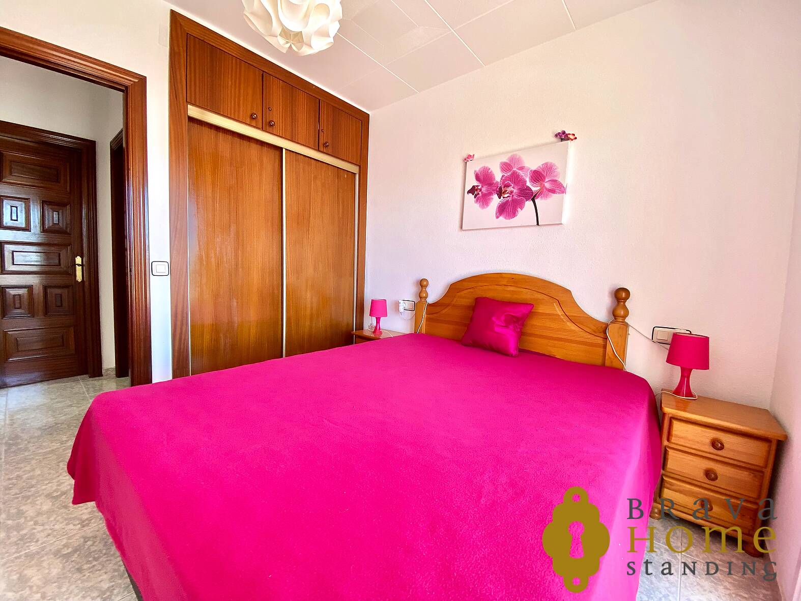 Nice apartment with sea view, swimming pool and parking for sale in Rosas