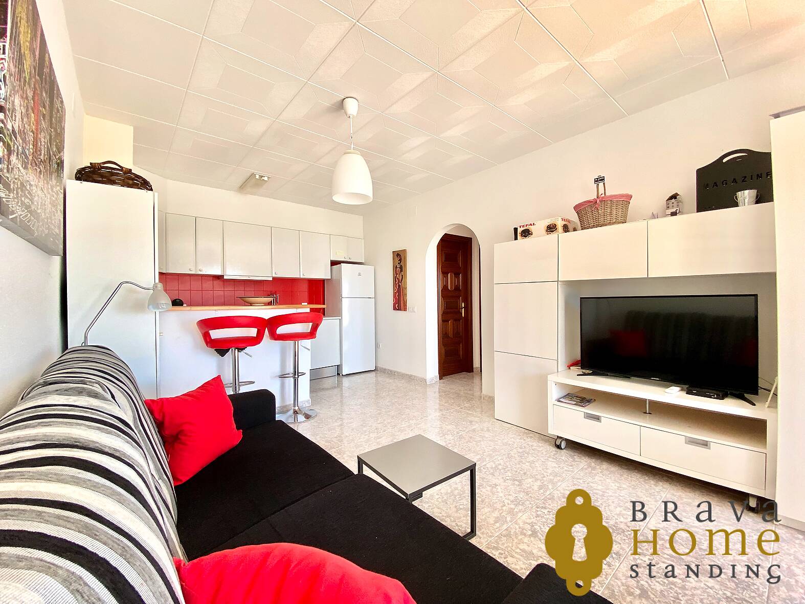 Nice apartment with sea view, swimming pool and parking for sale in Rosas