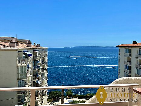 Bel appartement avec vue mer, piscine et parking en vente à Rosas