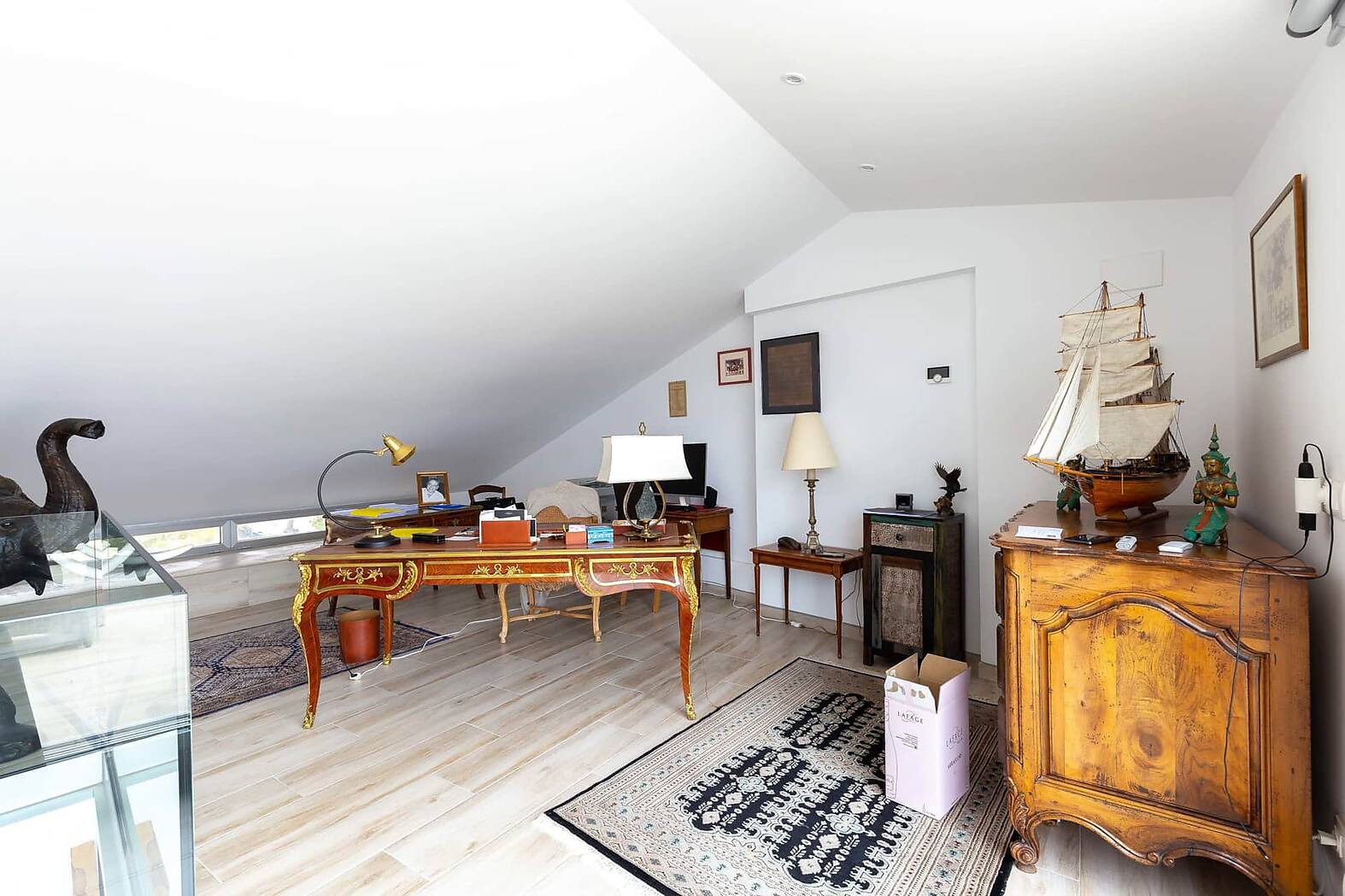 MAGNIFICO APARTAMENTO DUPLEX Y ATICO EN VENTA EN EL CENTRO DE ROSES
