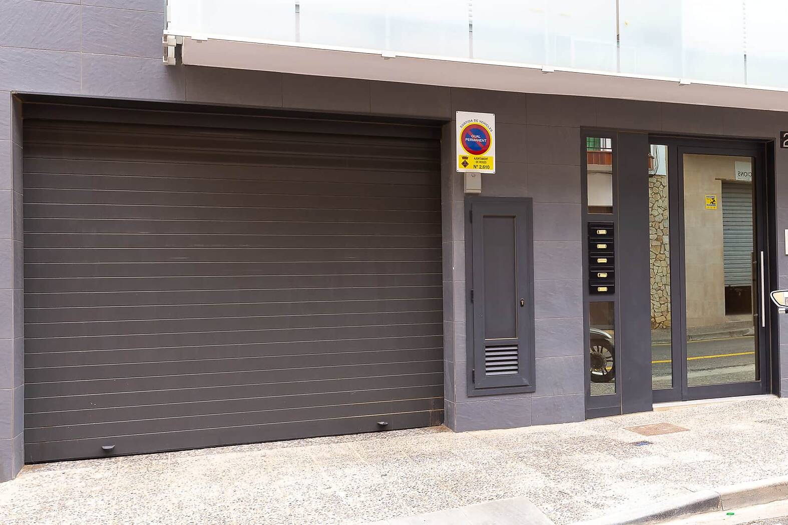 MAGNIFICO APARTAMENTO DUPLEX Y ATICO EN VENTA EN EL CENTRO DE ROSES