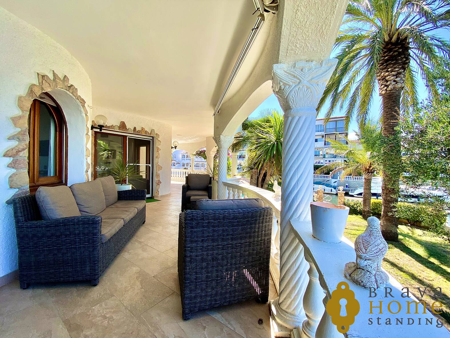 Magnificent house with double mooring for sale in Empuriabrava