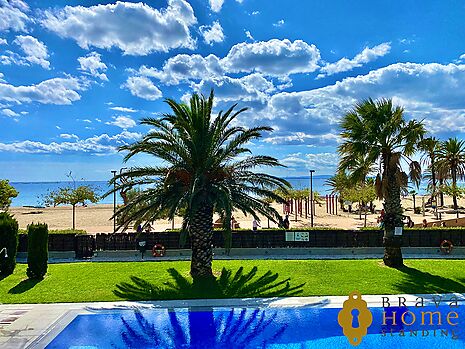 Apartament de luxe a primera línia de mar amb pàrquing a Roses, zona Salatar