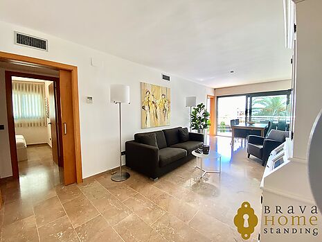 Apartament de luxe a primera línia de mar amb pàrquing a Roses, zona Salatar