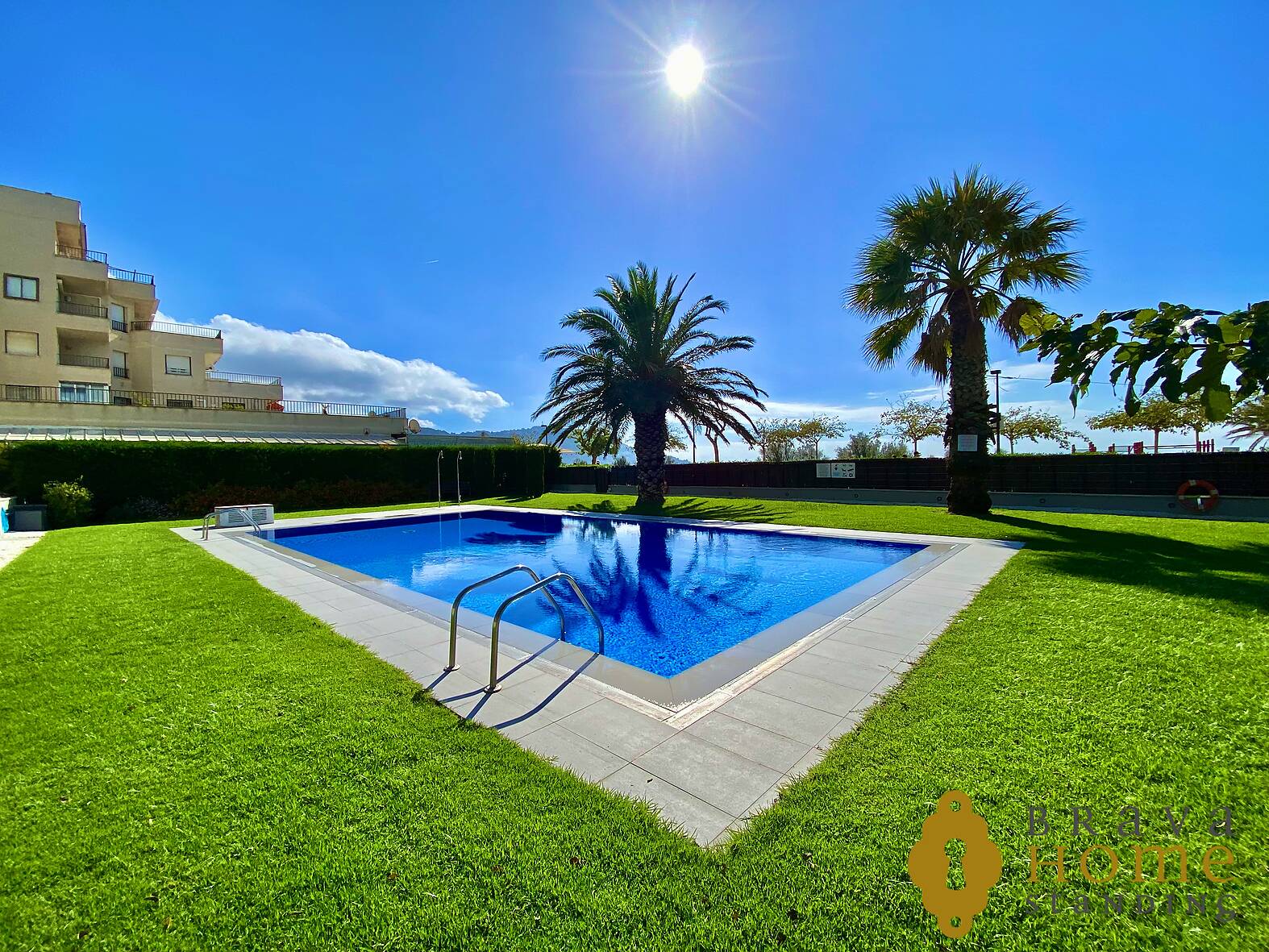 Appartement de standing avec piscine et parking à Rosas, secteur Salatar