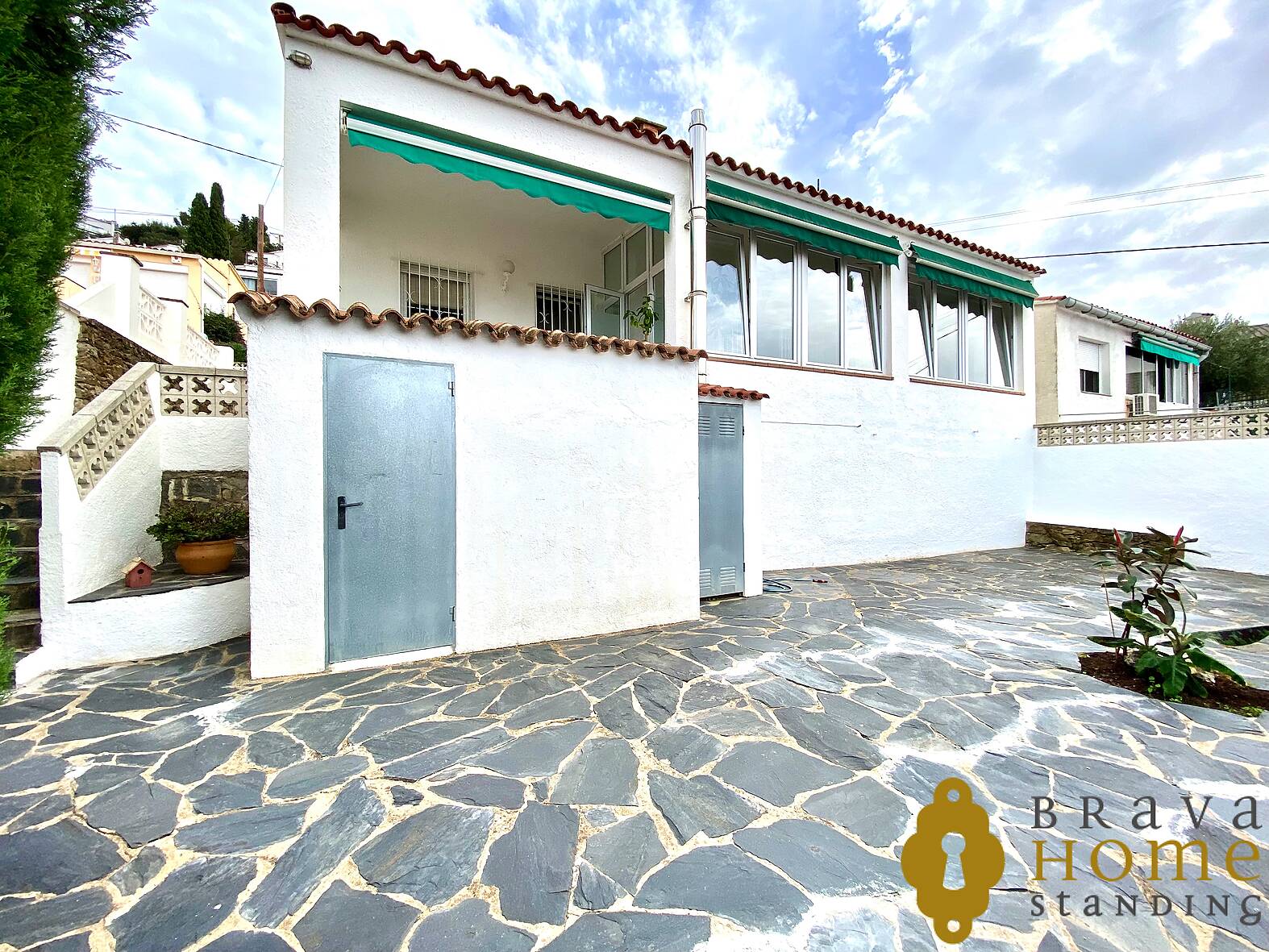 Beautiful house for sale near the center of Rosas