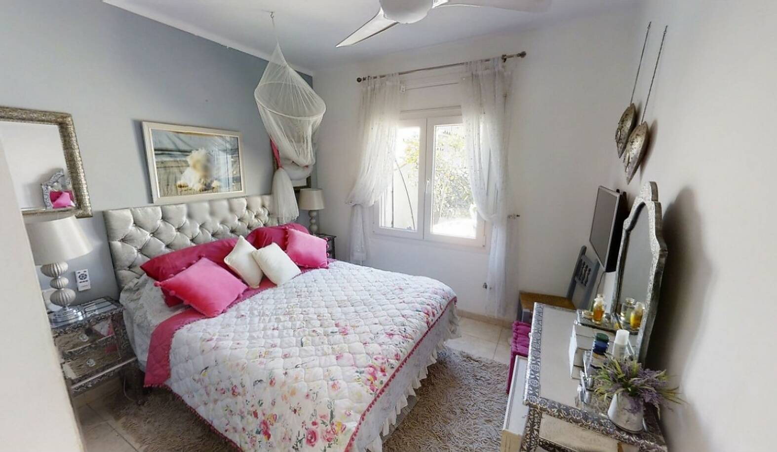 Casa al canal principal con 10m de amarre en Empuriabrava