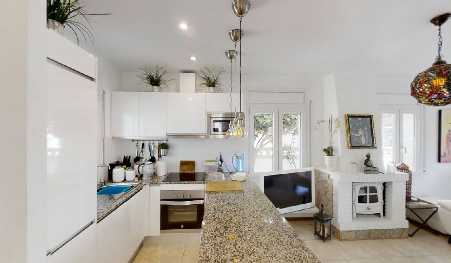 Casa al canal principal con 10m de amarre en Empuriabrava
