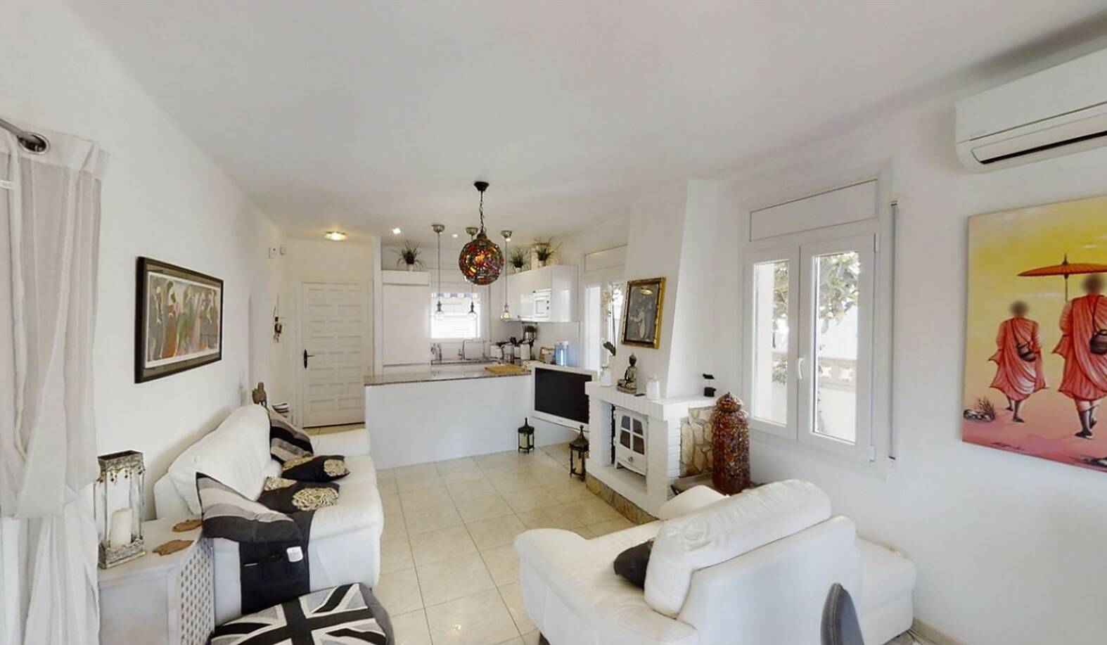 Casa al canal principal con 10m de amarre en Empuriabrava