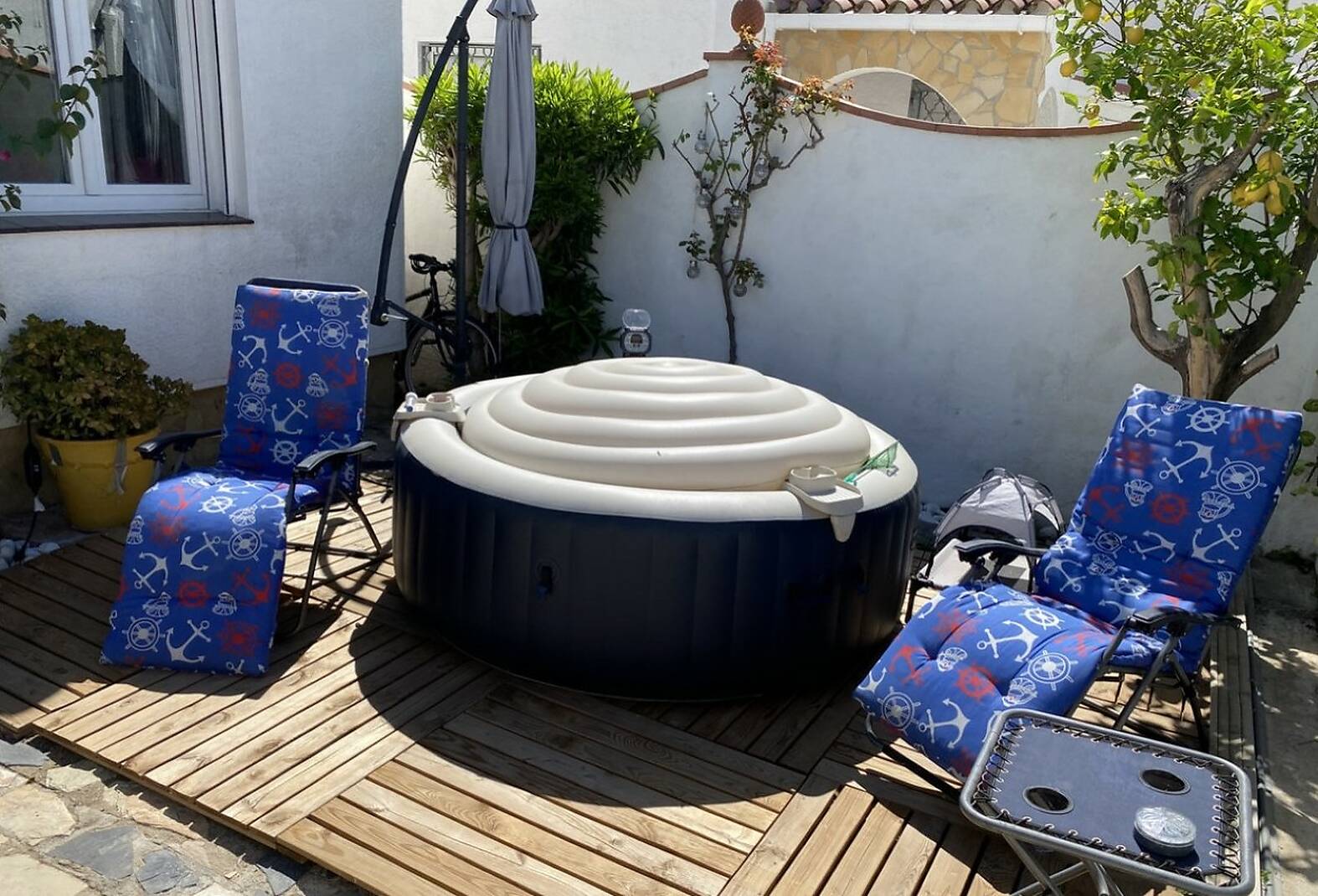 Casa al canal principal con 10m de amarre en Empuriabrava