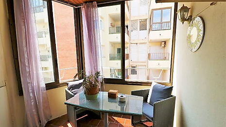 Apartment for sale in the center of Rosas