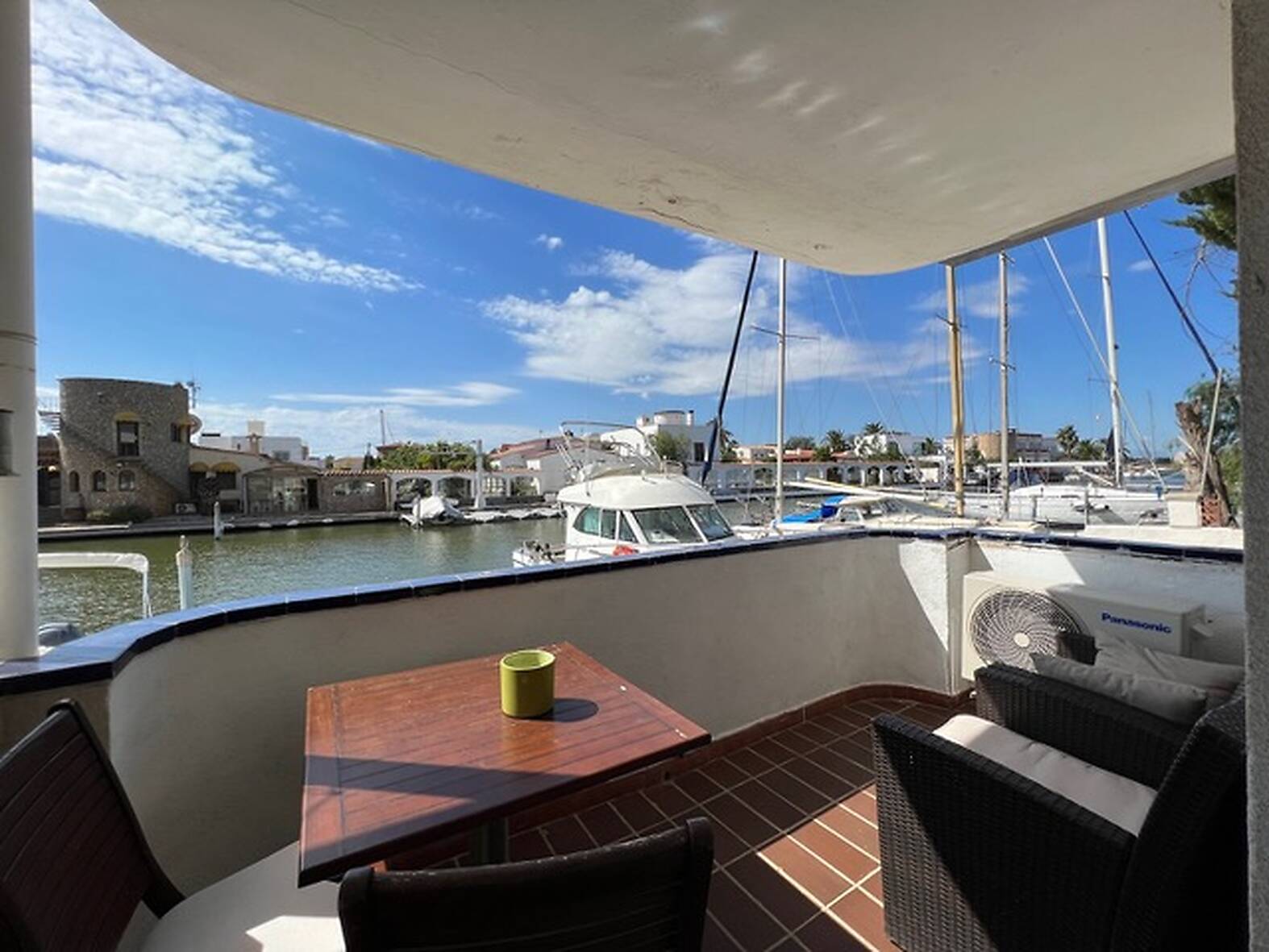 Apartamento con vista al canal en venta en Rosas - Santa Margarita