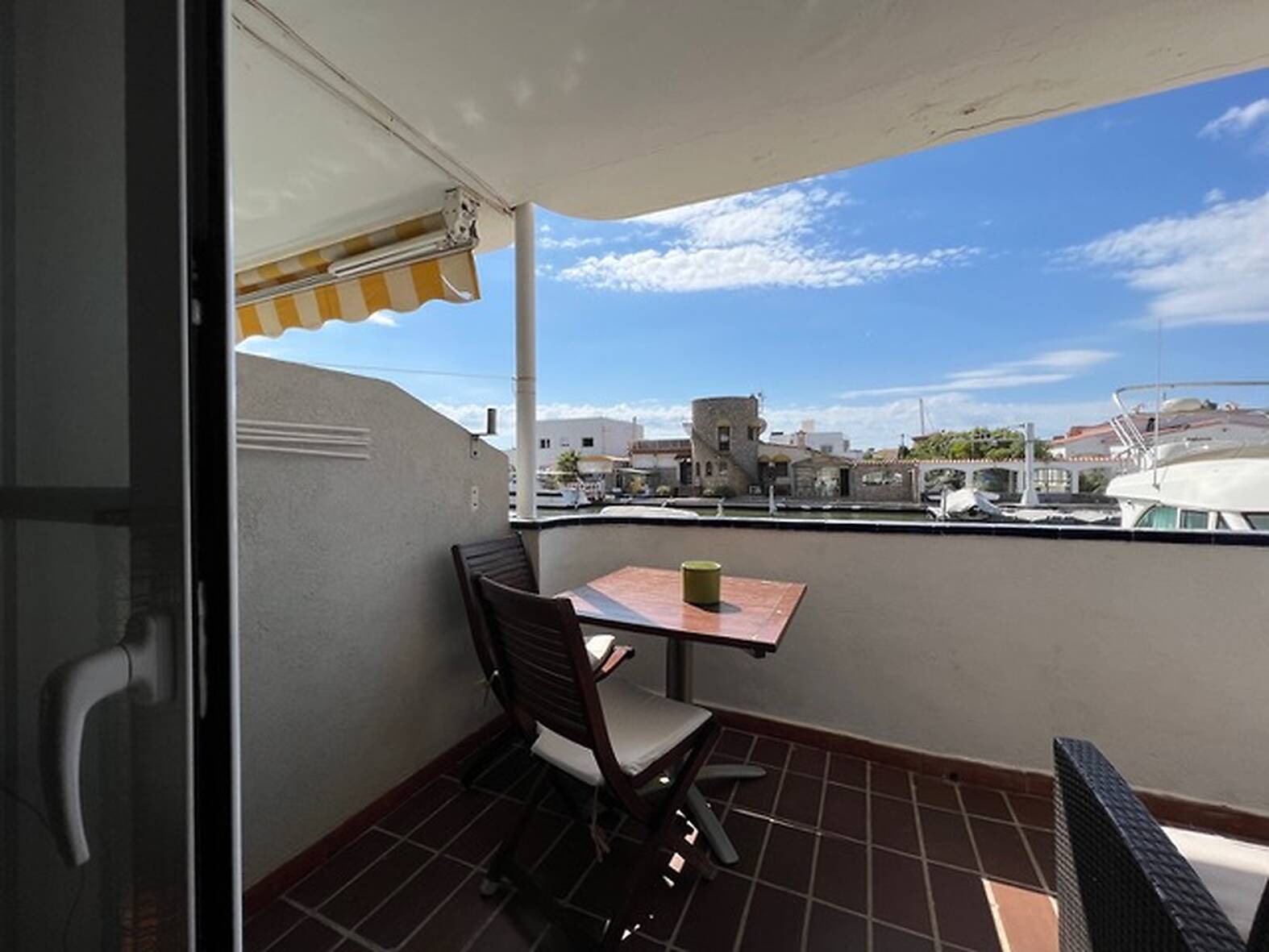 Apartment with canal views for sale in Rosas - Santa Margarita