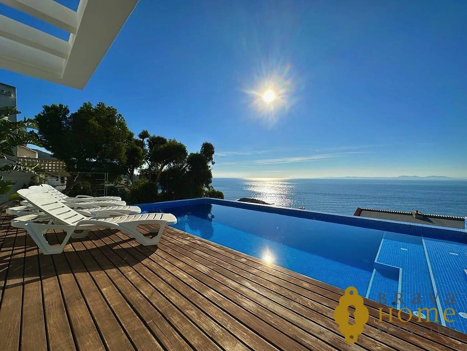 Exceptional property with sea view in Rosas