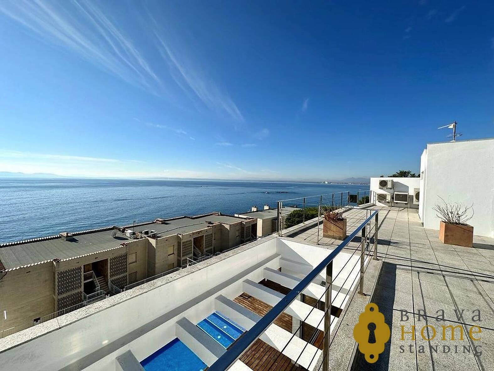 Exceptional property with sea view in Rosas