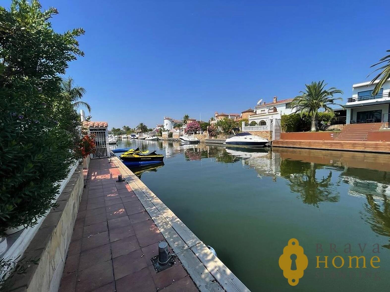 Magnifique maison avec piscine privée et amarre de 12m à Empuriabrava