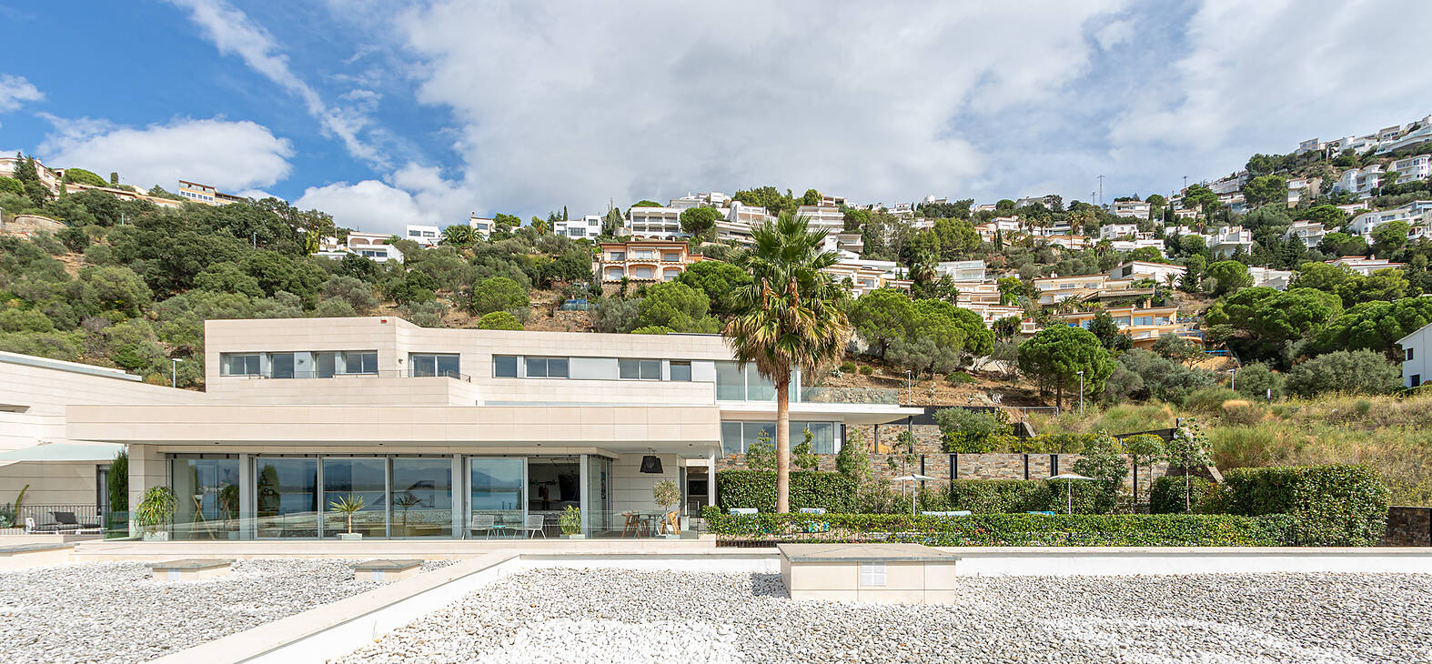 Luxurious villa with sea views close to the beach of Rosas