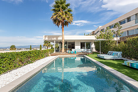 Luxurious villa with sea views close to the beach of Rosas