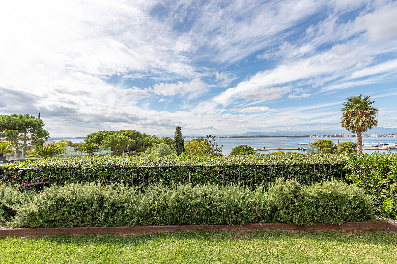 Luxueuse villa avec vue mer proche de la plage de Rosas