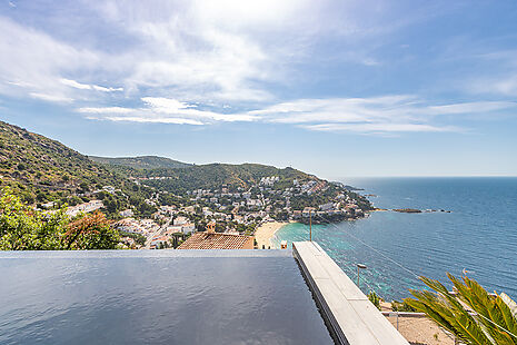 Magnifica casa en Canyelles Petites con impresionantes vistas al mar