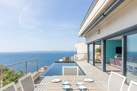 Magnifique maison à Canyelles Petites avec vue mer imprenable